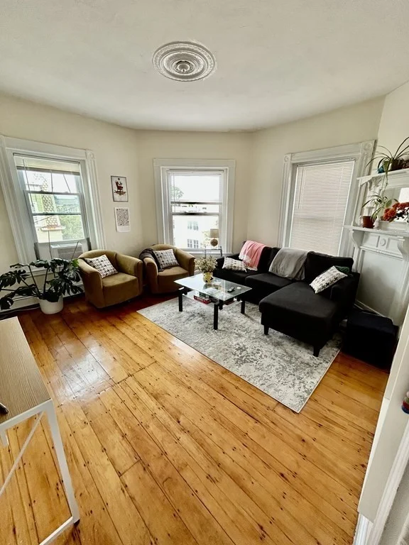 111 H St, South Boston