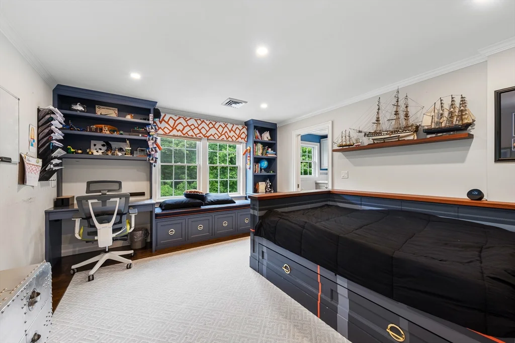 227 Rice Rd, Cochituate