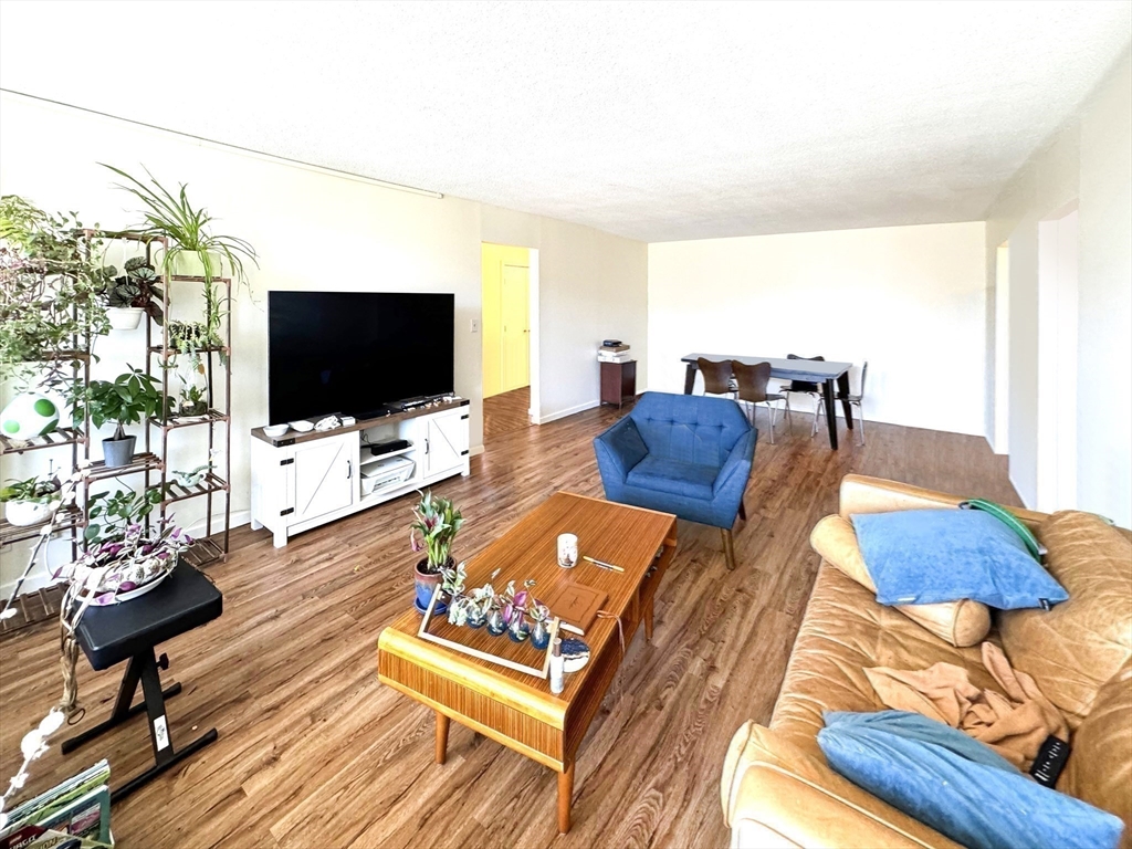 33 Pond Ave, Brookline Village