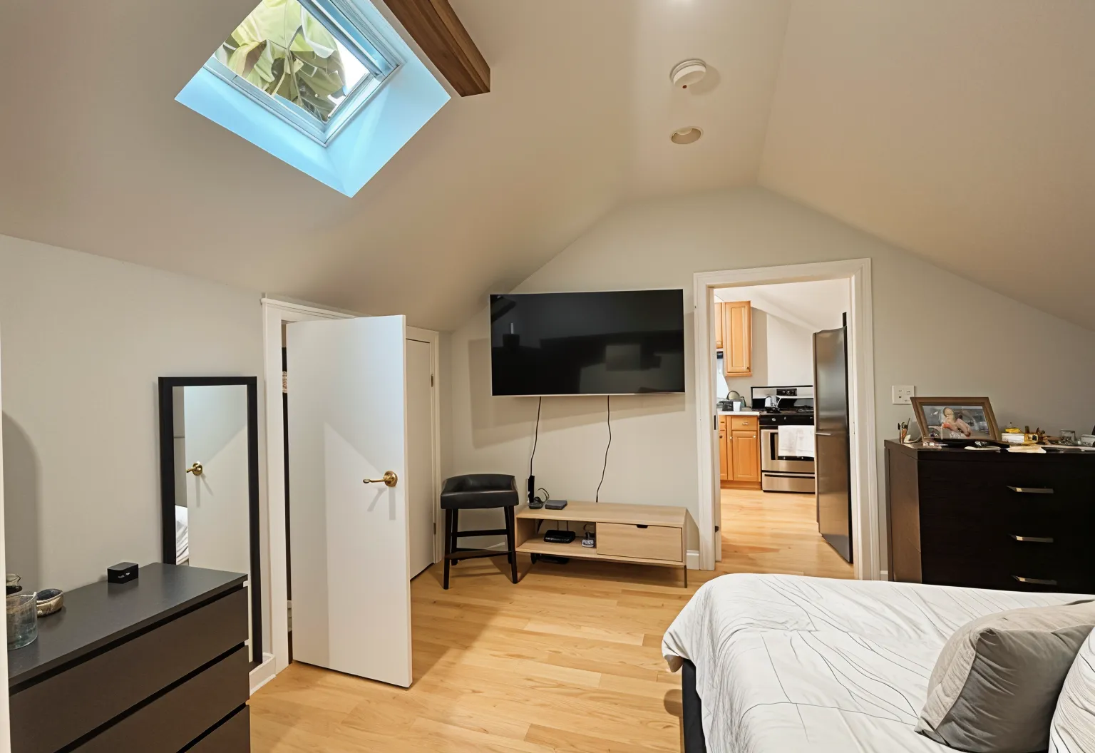 21 Chestnut Hill Ave, Brighton