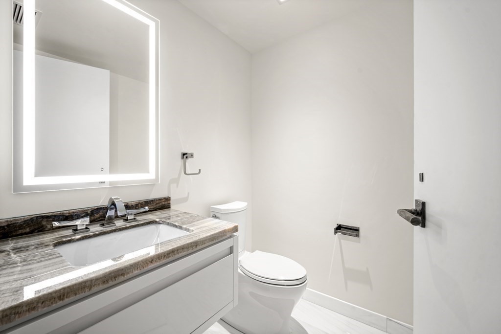 150 Seaport Blvd, Seaport District