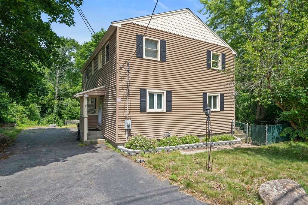 585 Washington St, Franklin