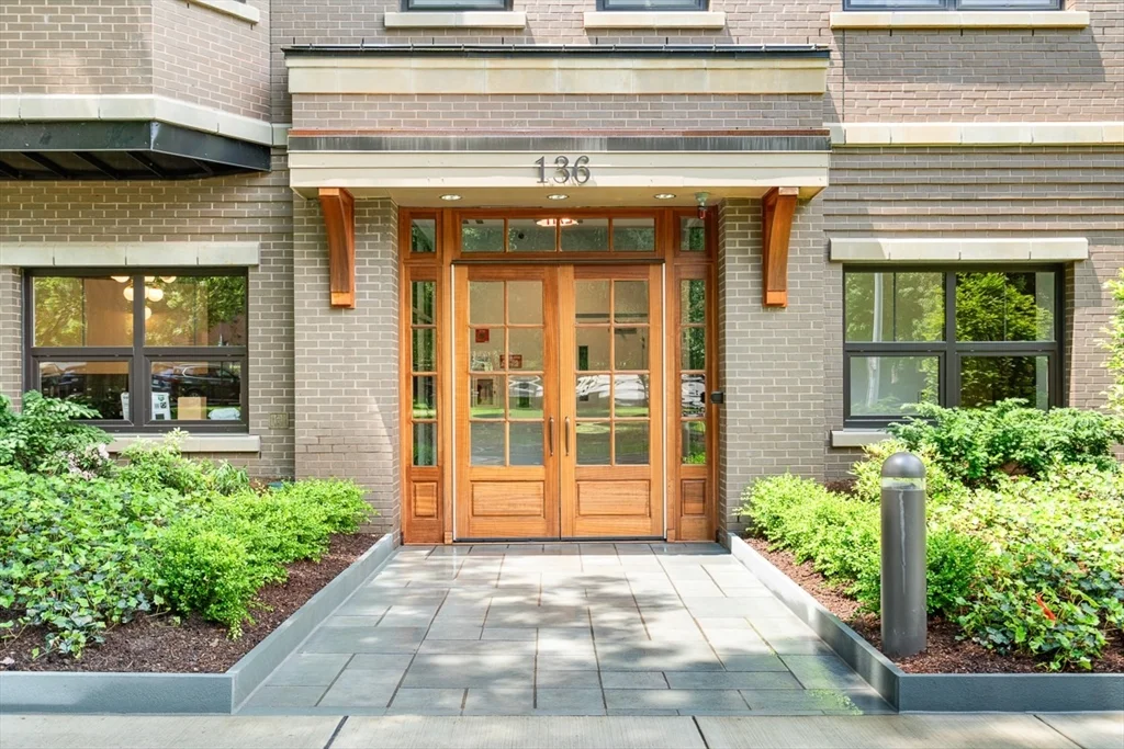 136 Babcock St, Coolidge Corner