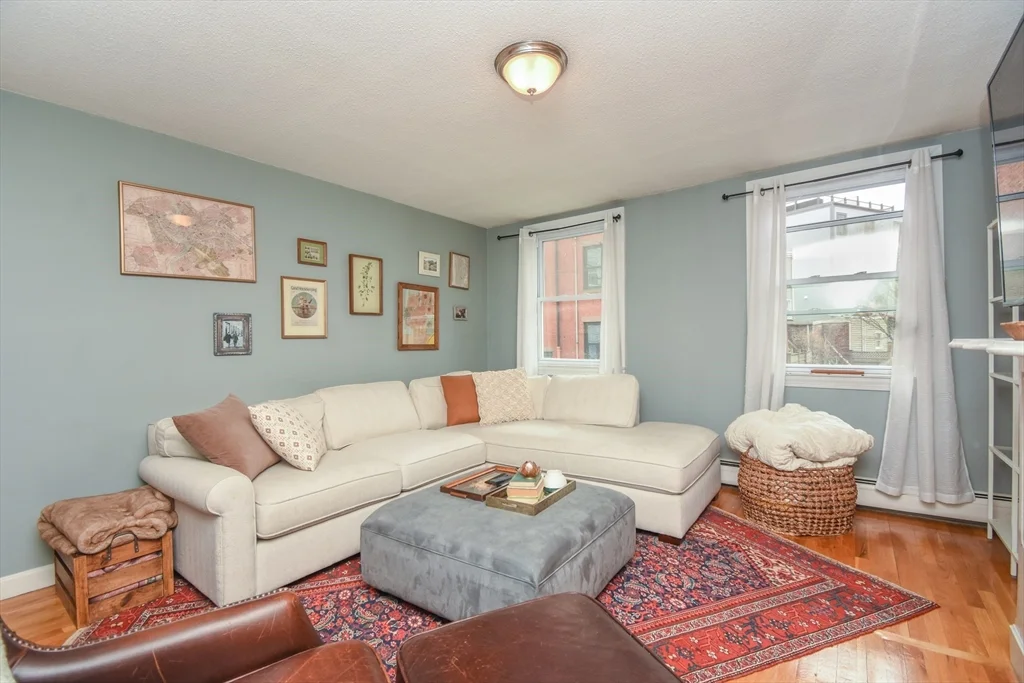 99 Bartlett St, Charlestown