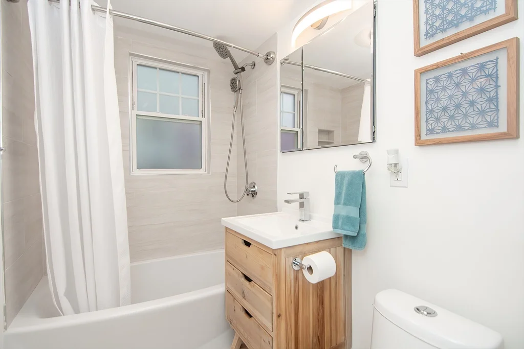 48 Farquhar St, Roslindale