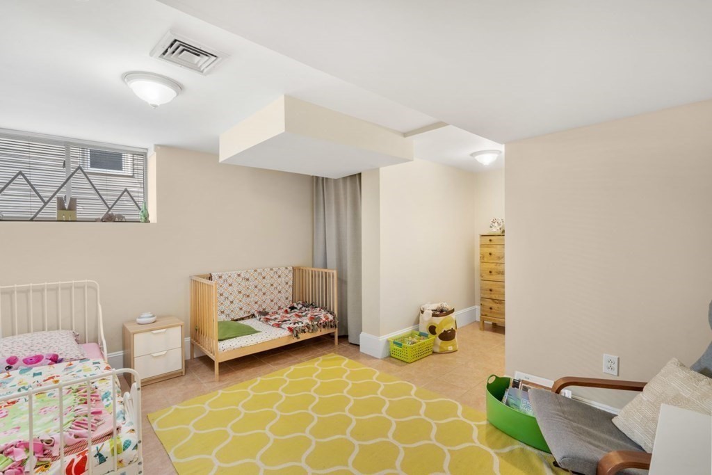 12 Magnolia Ave, Mid-Cambridge