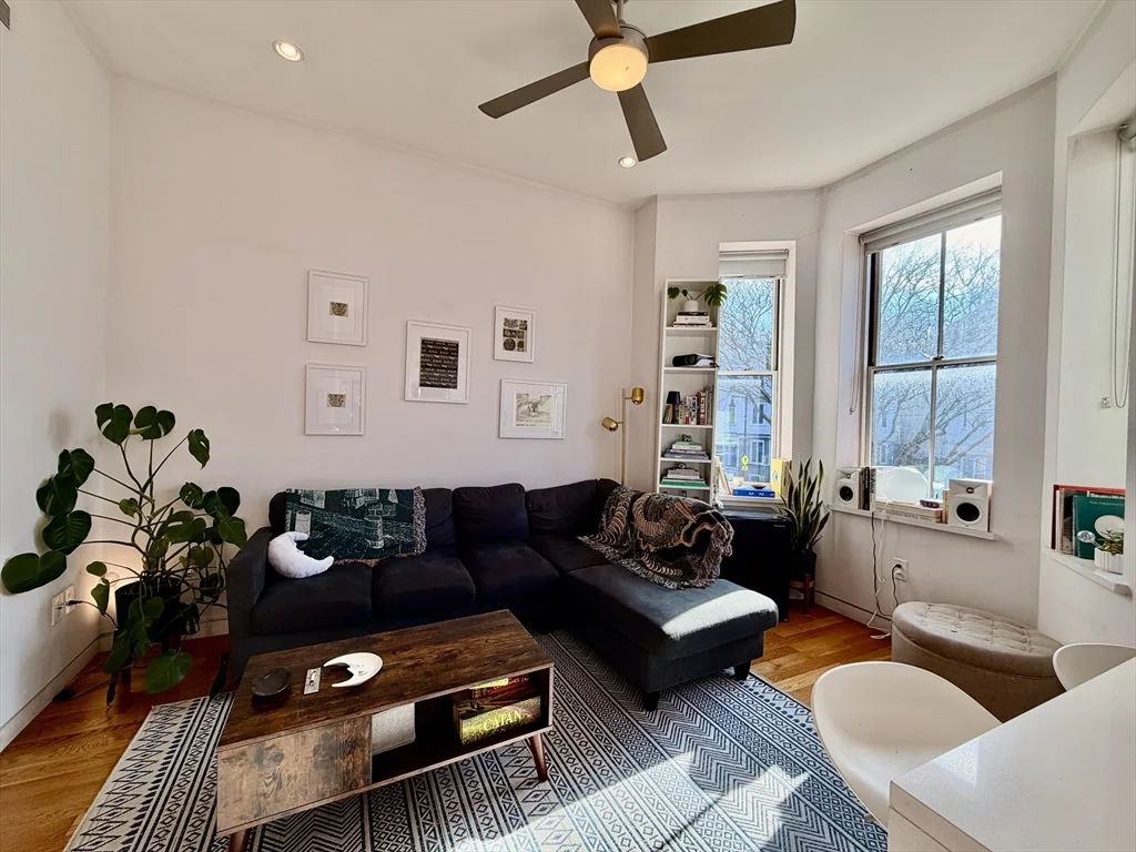 1607 Tremont St, Mission Hill