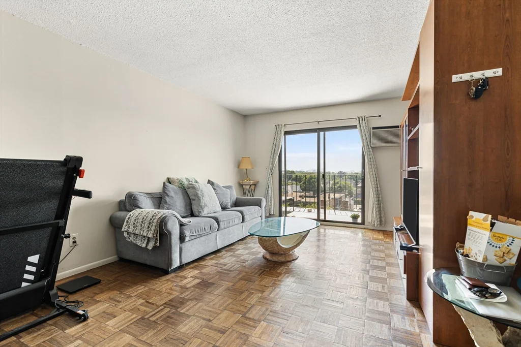 2353 Massachusetts, North Cambridge