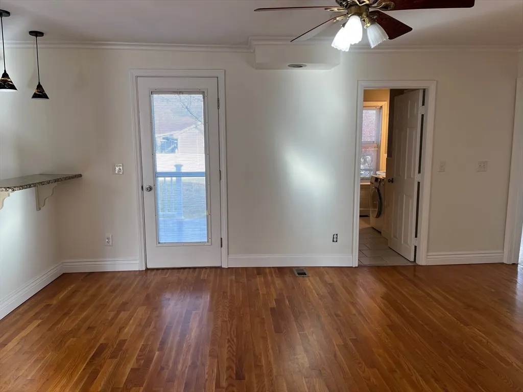 27 Pleasant St, Middleton