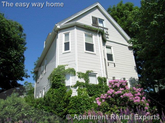 89 College Ave, Tufts