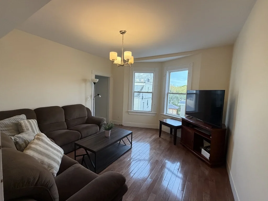 11 Francis, Oak Grove