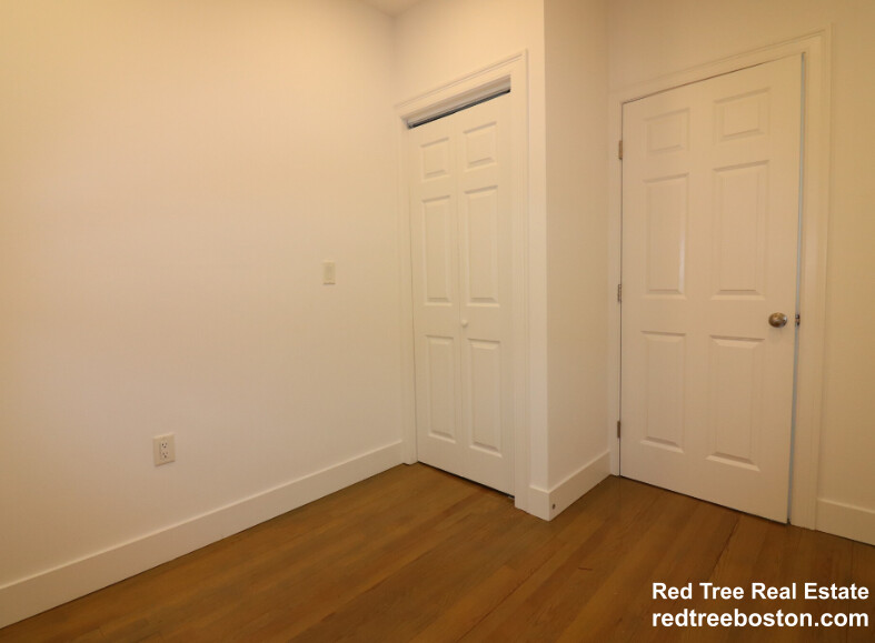 11 Peterborough St, Fenway