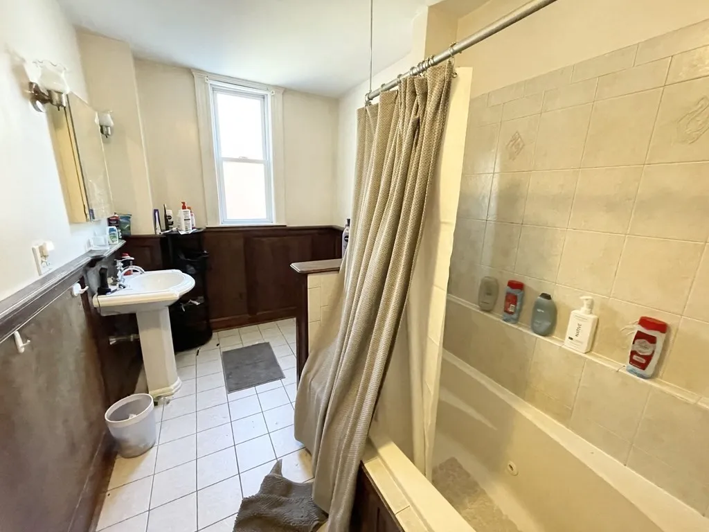 37 Hillside St, Mission Hill