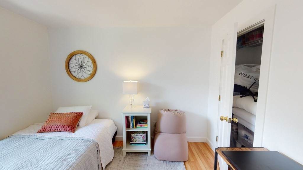 15 Roberts Rd, Harvard Square