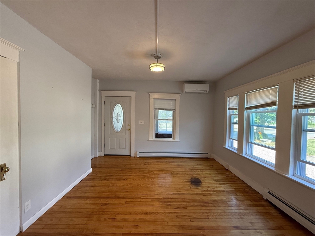 104 South Main St, Mansfield