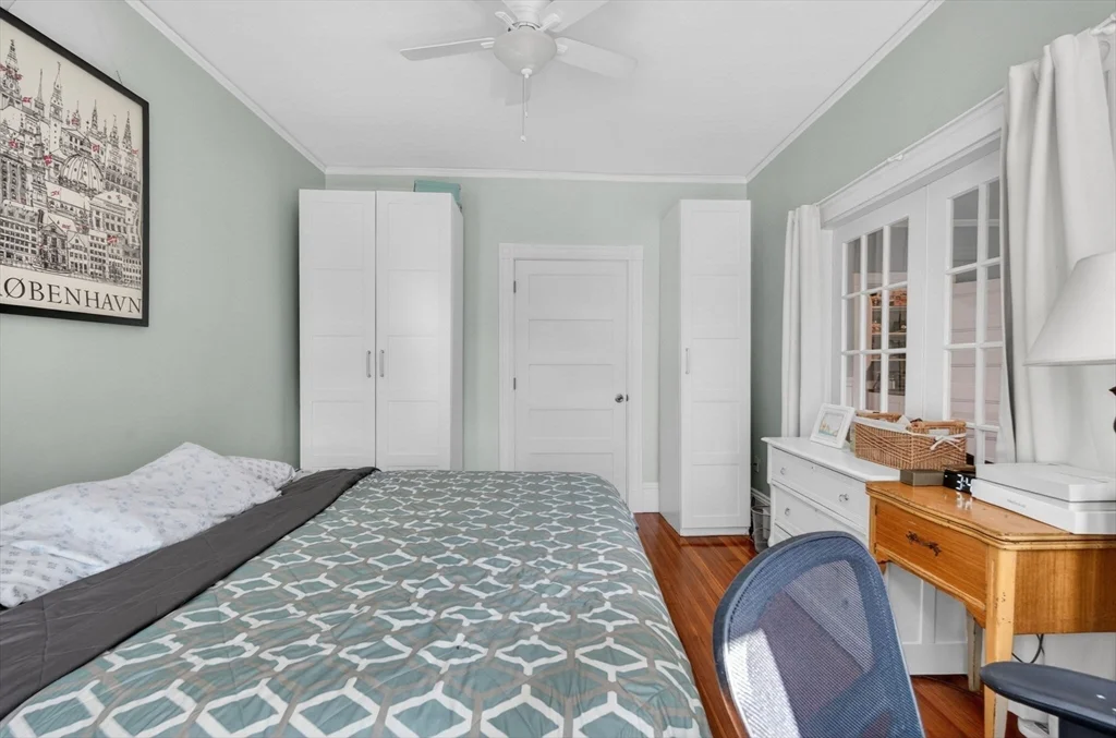 17 Park Vale, Coolidge Corner