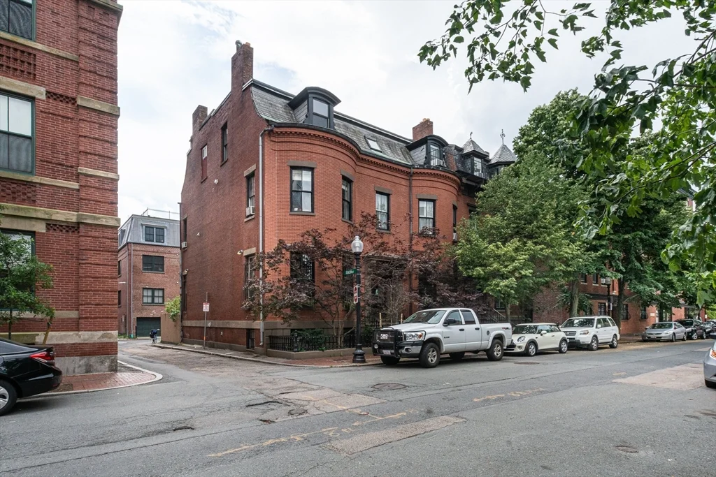 78 W Concord St, South End