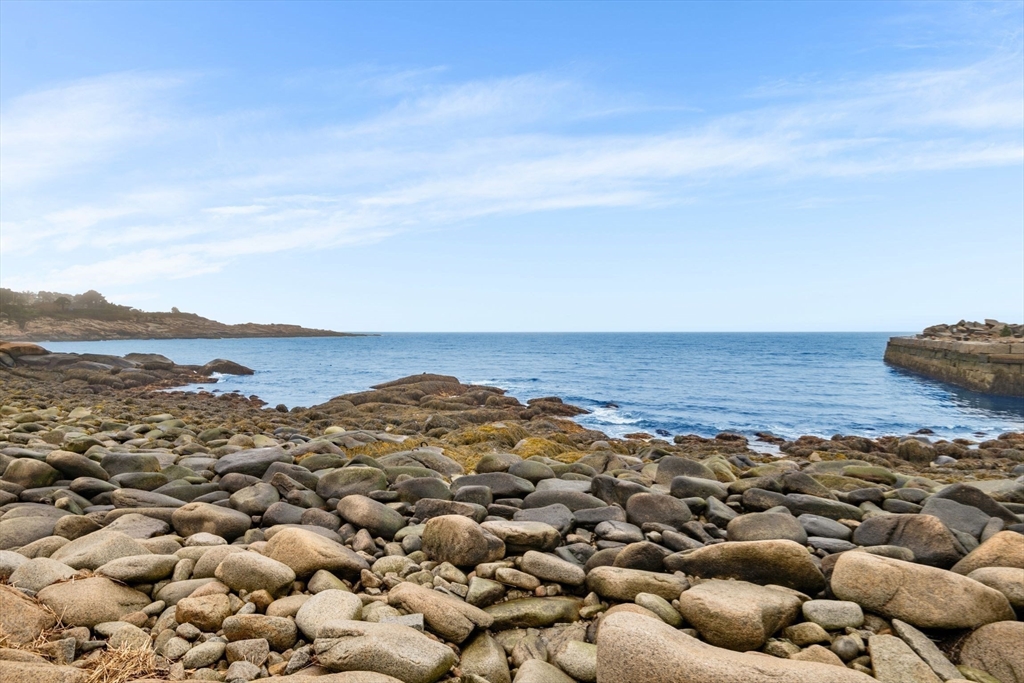 331 Granite St, Folly Cove