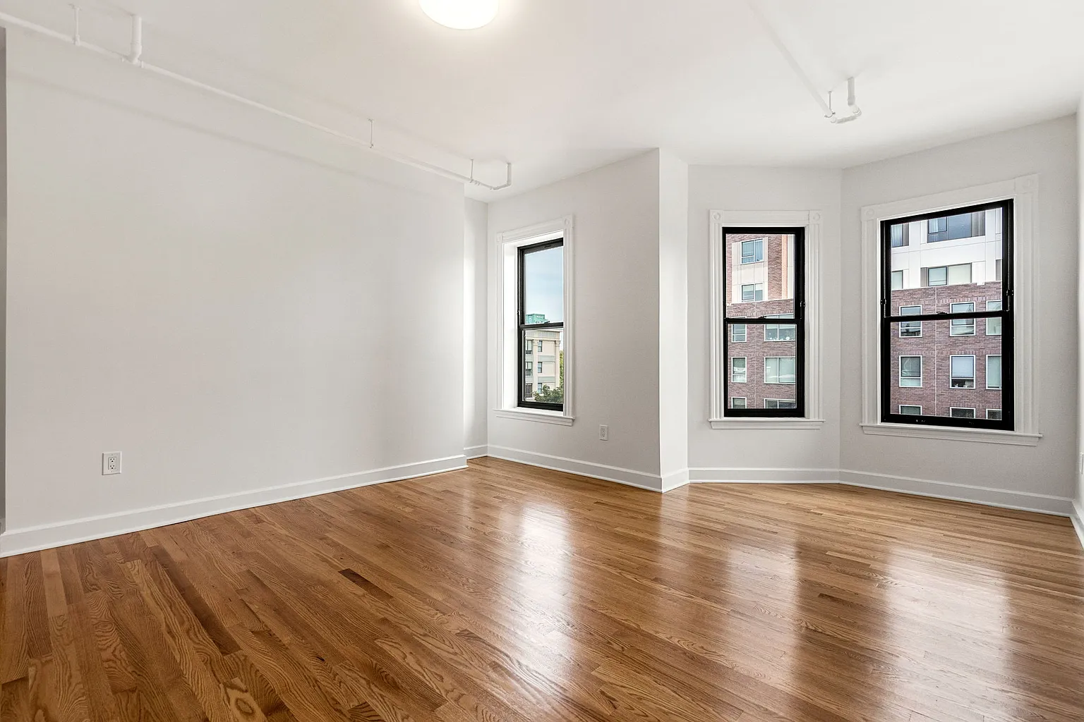 434 Massachusetts Ave, South End