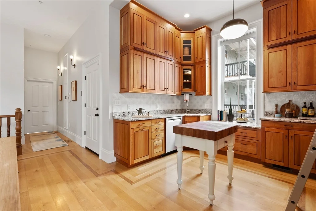 200 Amory St, Jamaica Plain