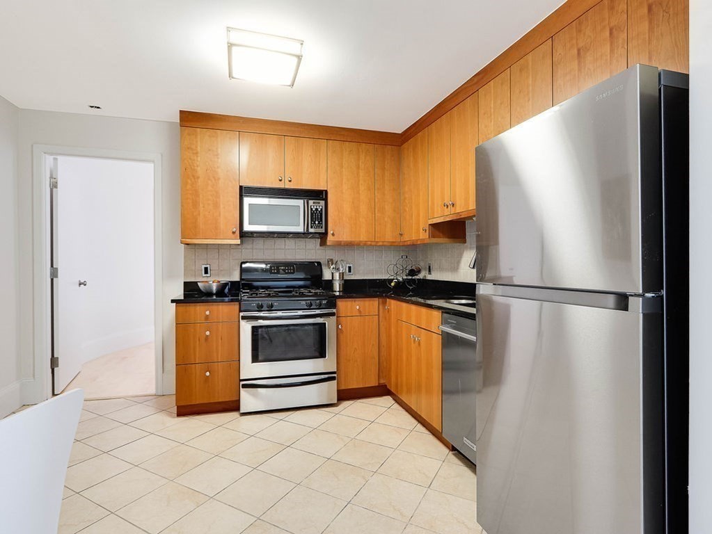 1 bed, 1 bath apartment for rent at 362 Commonwealth Ave Unit 5E, Back Bay — photo 5 of 6