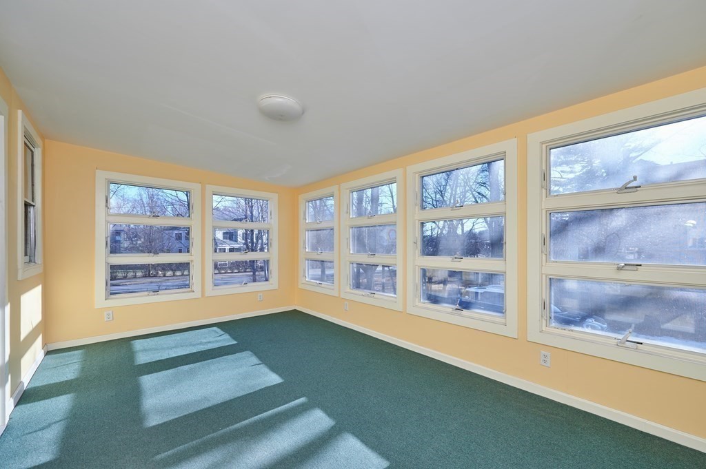 18 Forest St, Lexington