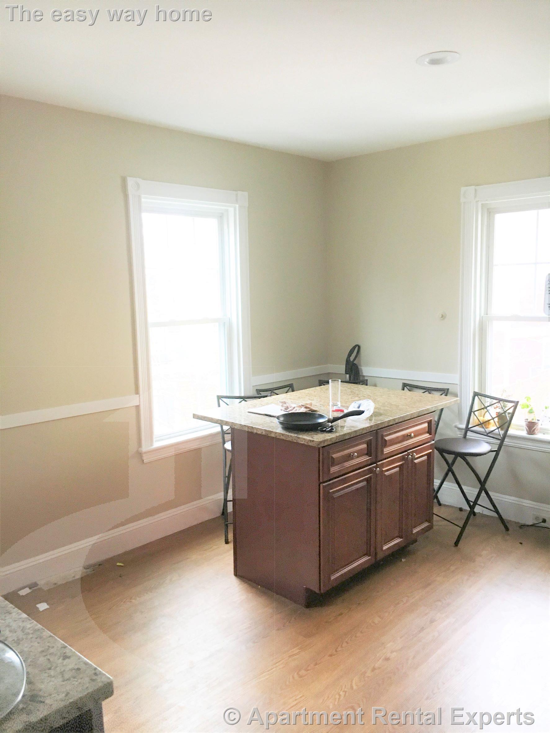 17 Putnam Ave, Harvard Square