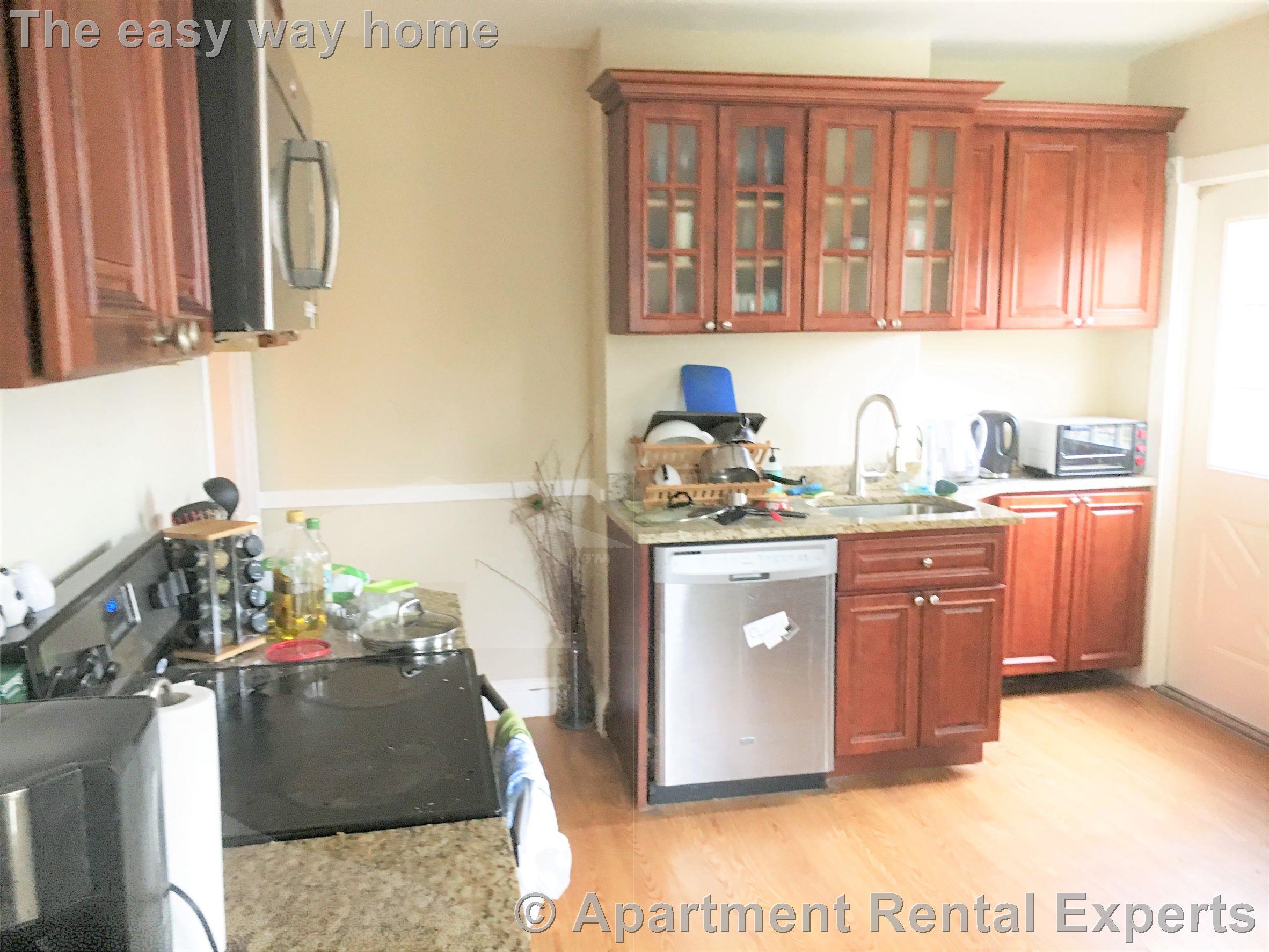 17 Putnam Ave, Harvard Square