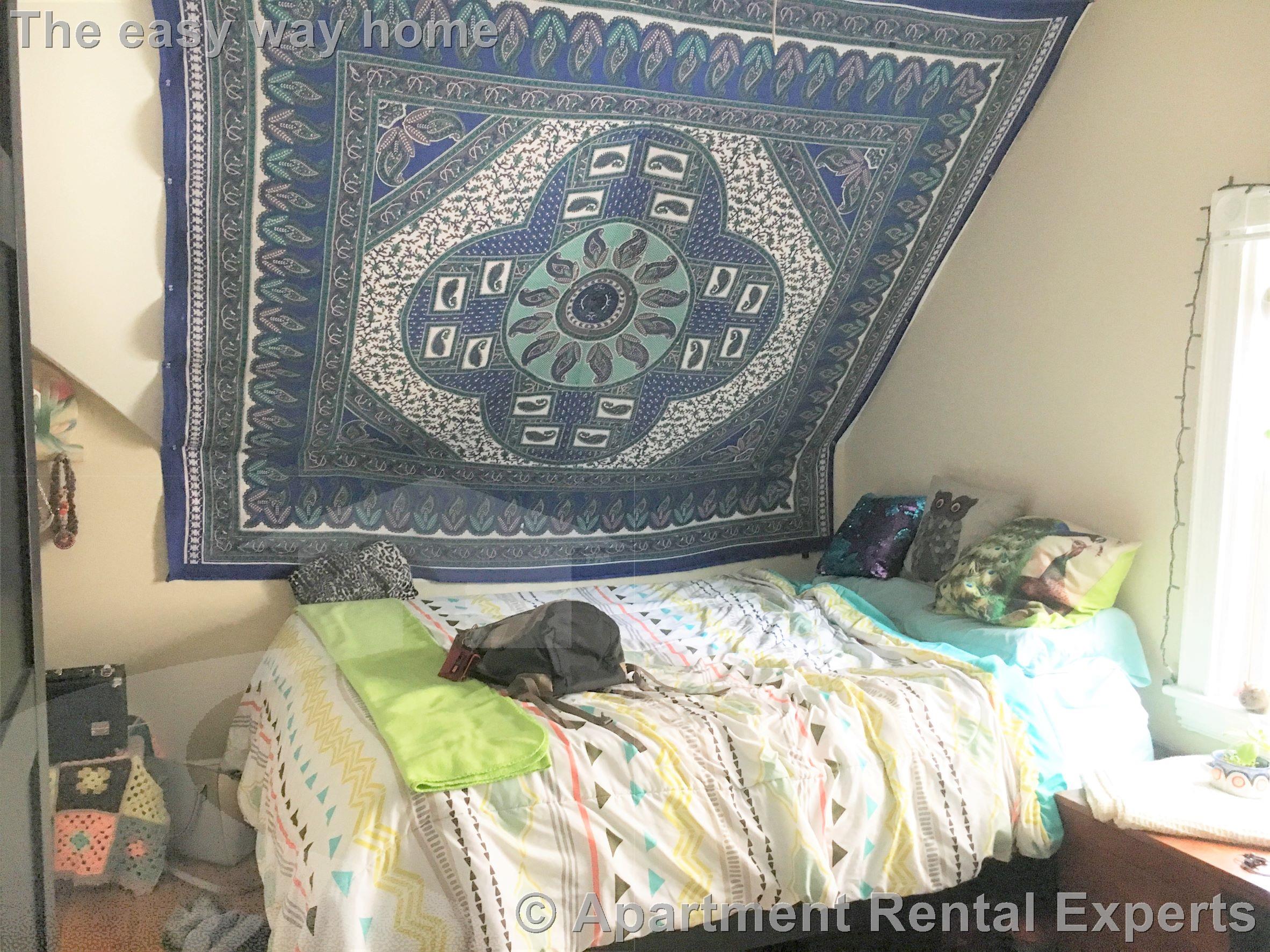 17 Putnam Ave, Harvard Square