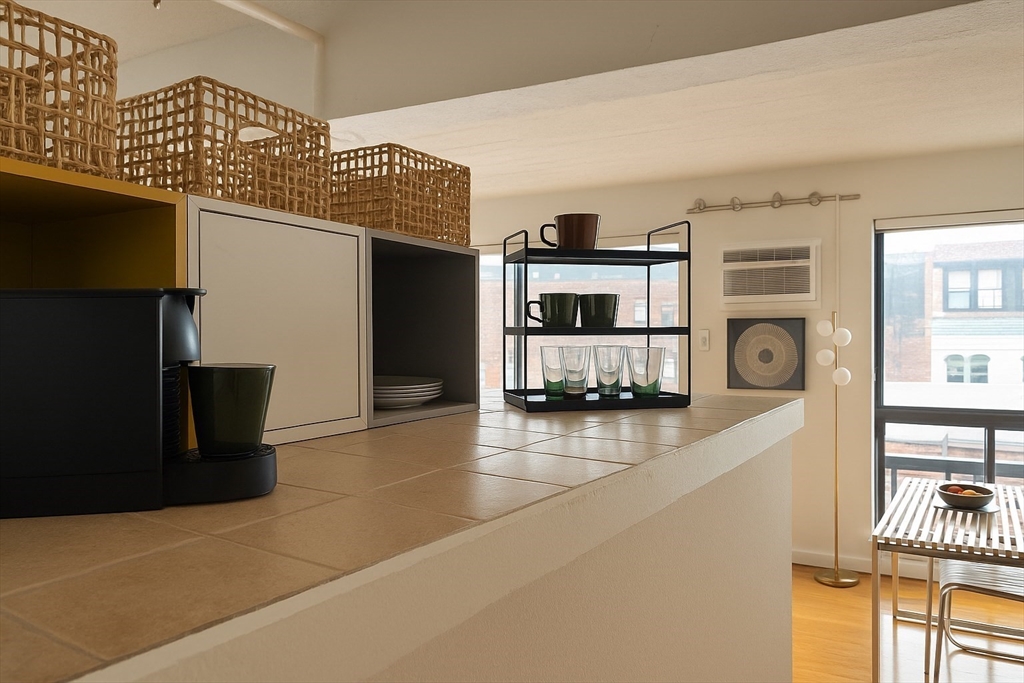 12 Stoneholm, Back Bay