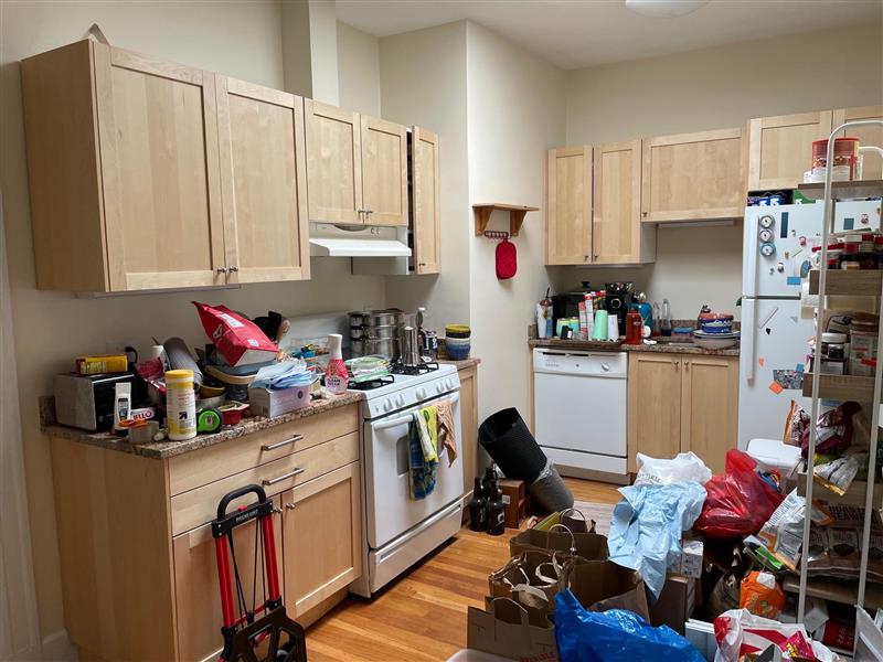 2 bed, 1 bath apartment for rent at 206 Mass Unit 8, Teele Square — photo 2 of 9