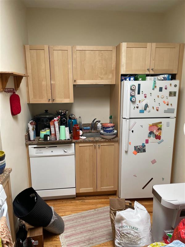 2 bed, 1 bath apartment for rent at 206 Mass Unit 8, Teele Square — photo 3 of 9