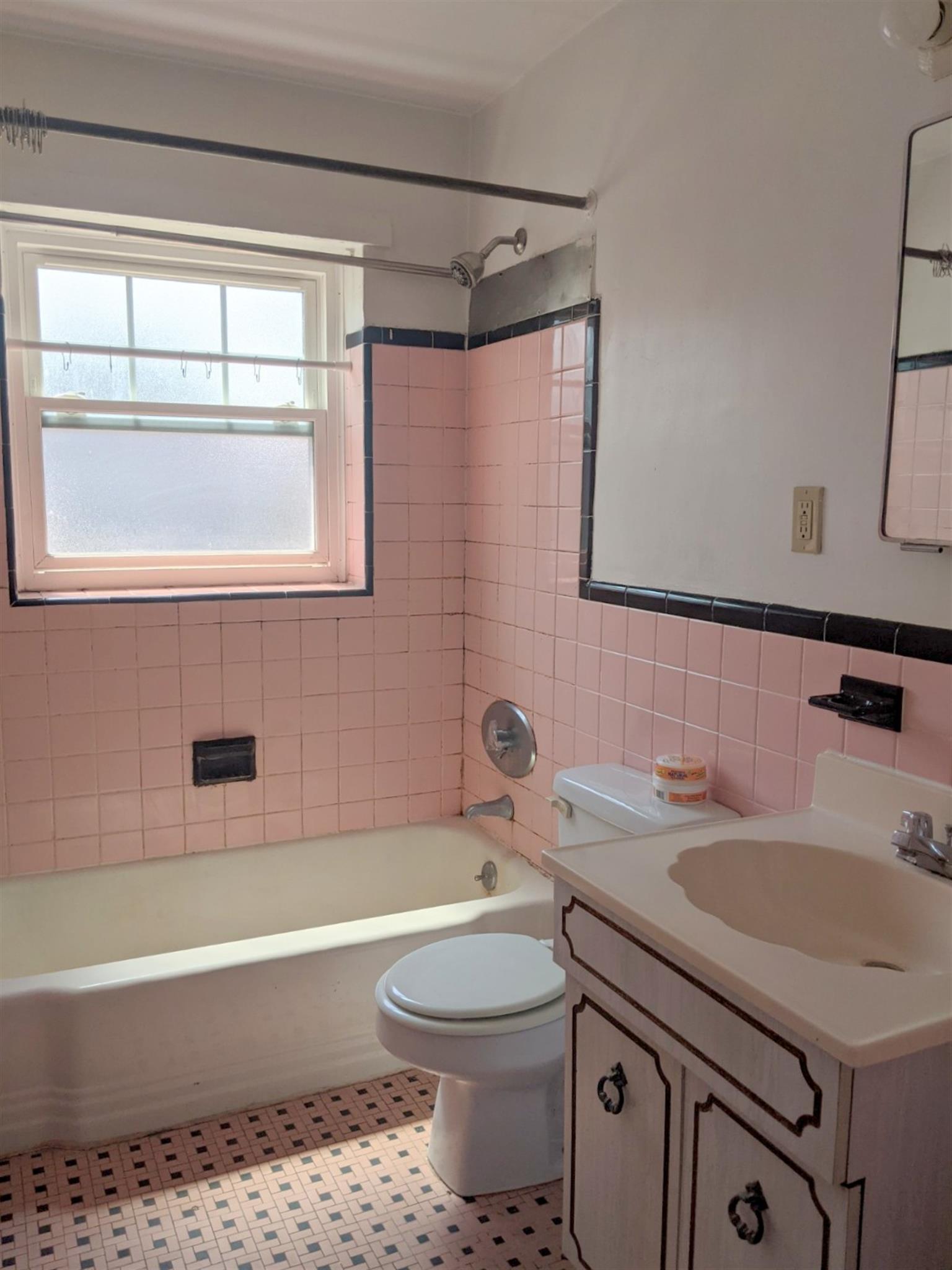 1 bed, 1 bath apartment for rent at 219 Massachusetts Ave Unit 2, Arlington — photo 10 of 14