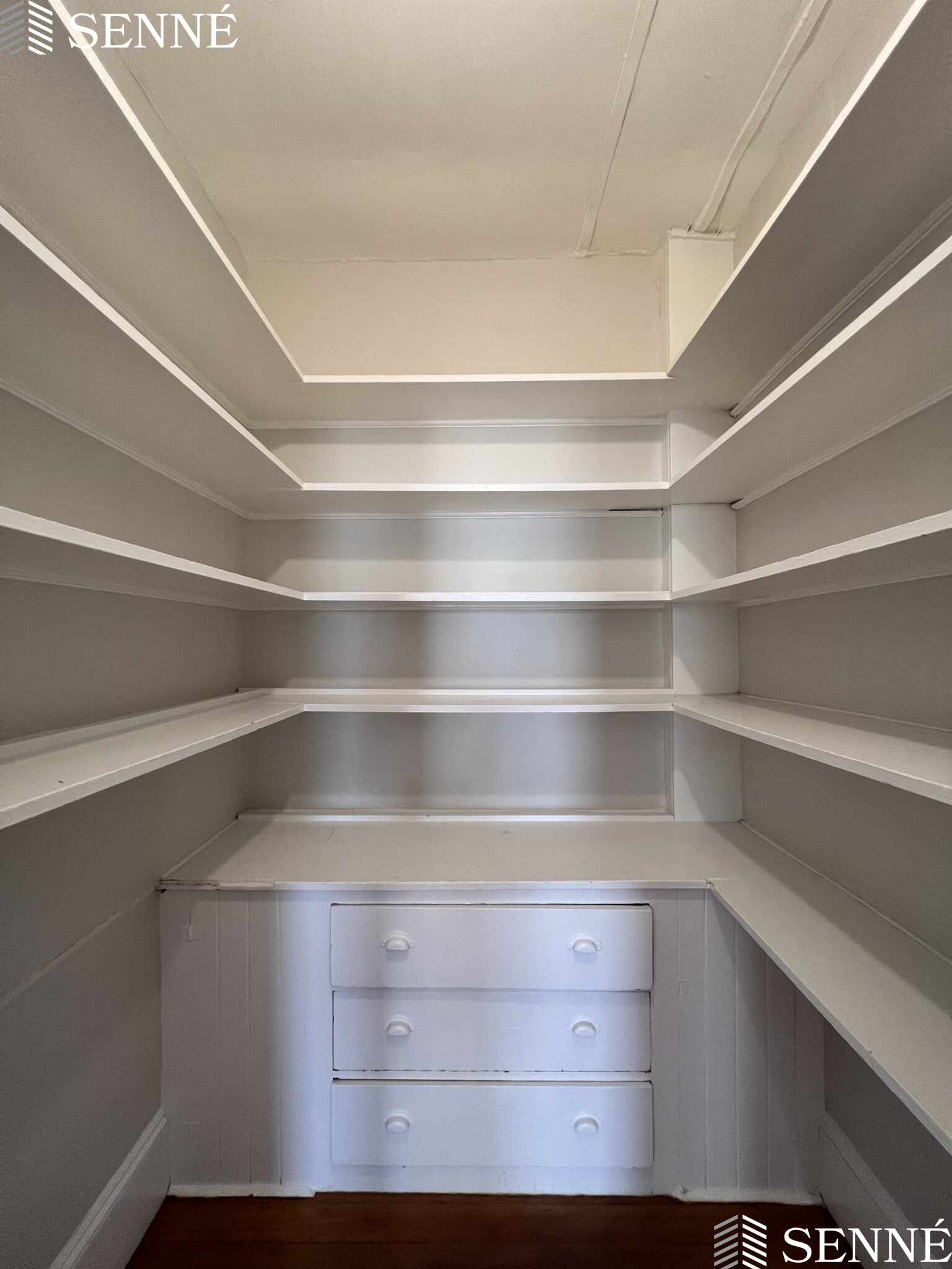 1039 Massachusetts Ave, Harvard Square