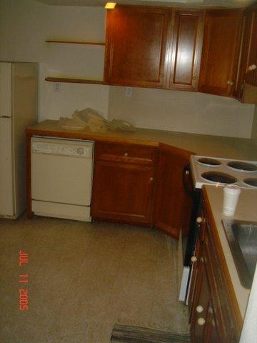 3 bed, 1 bath apartment for rent at 1232 Beacon St Unit 4, North Brookline — photo 2 of 10
