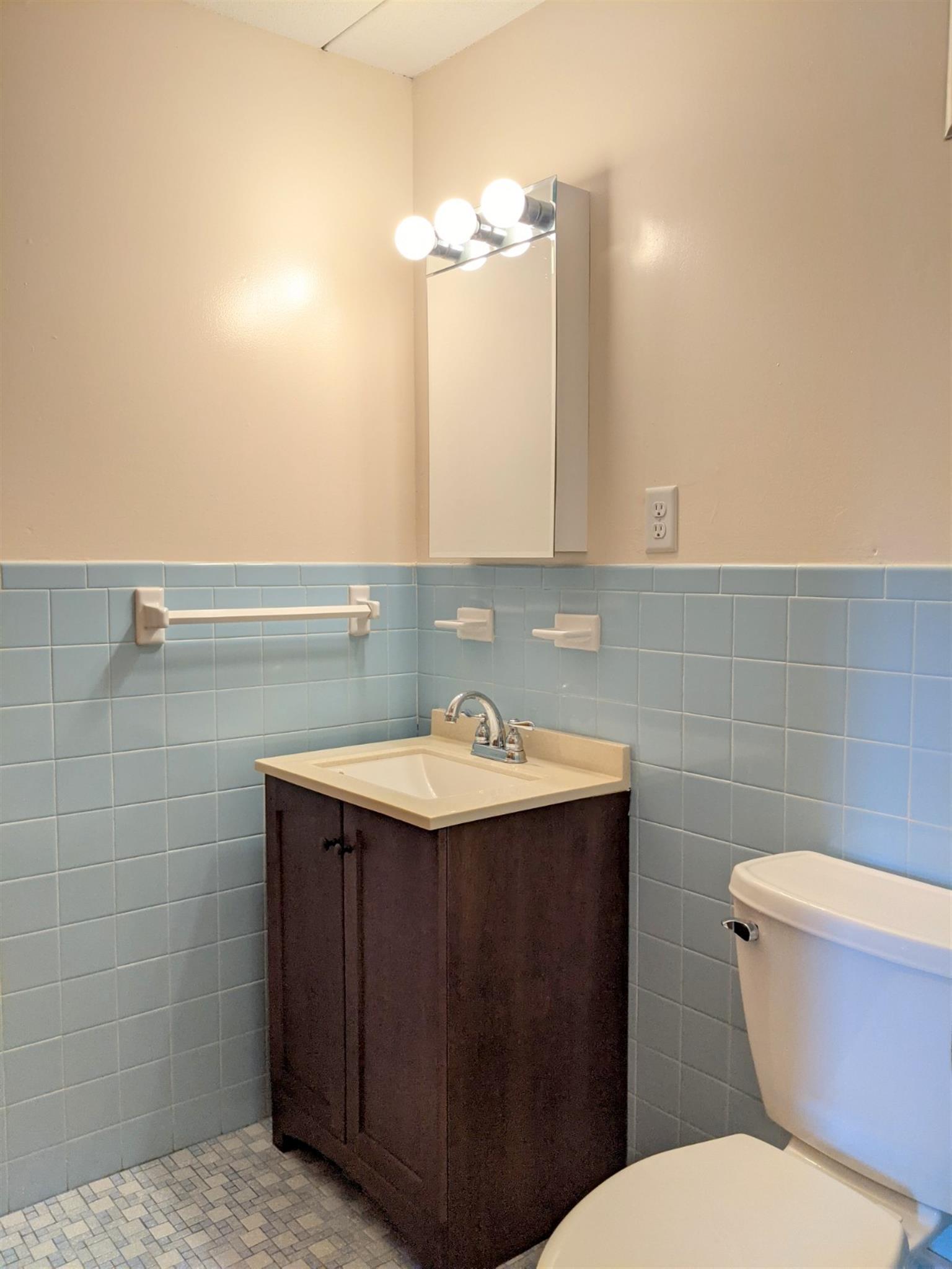 2 bed, 1.5 bath apartment for rent at 25 Hommer St Unit 33, Huron Village — photo 11 of 19