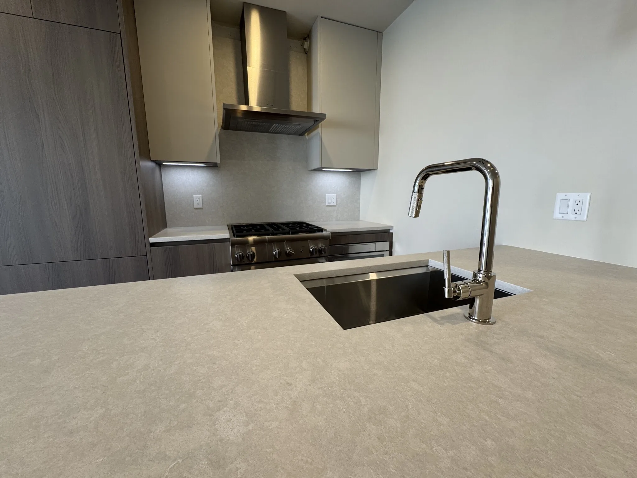 300 Franklin St, Riverside