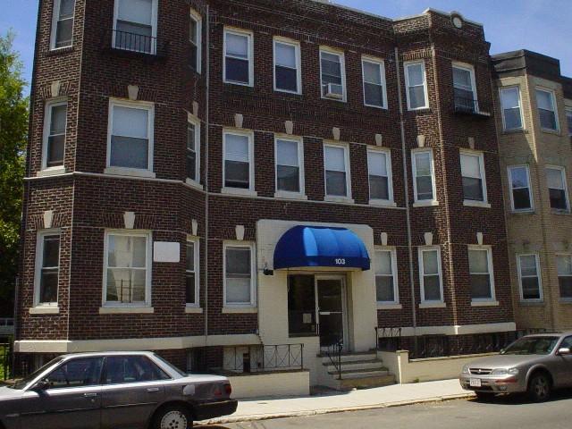 2 split bed, 1 bath apartment for rent at 103 Gordon St Unit 6, Brighton — photo 1 of 3