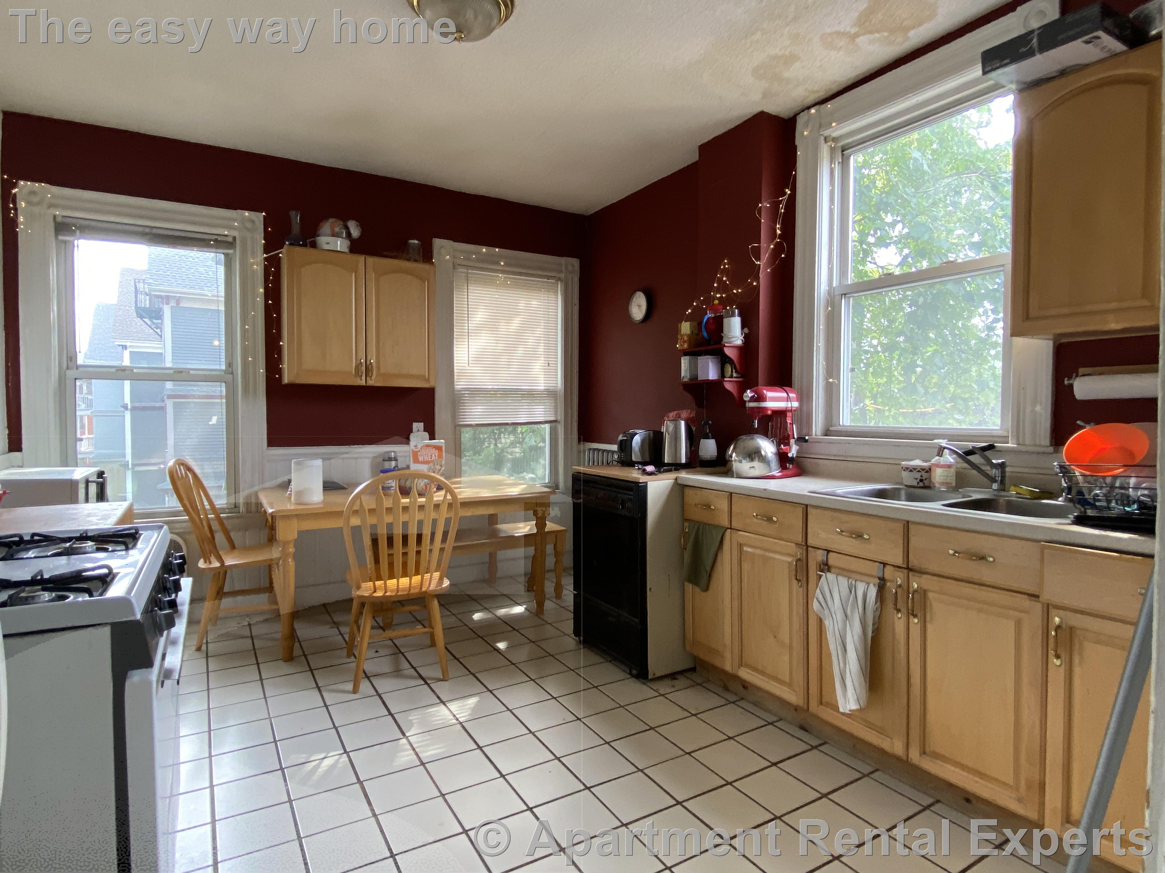 184 School St, Jamaica Plain