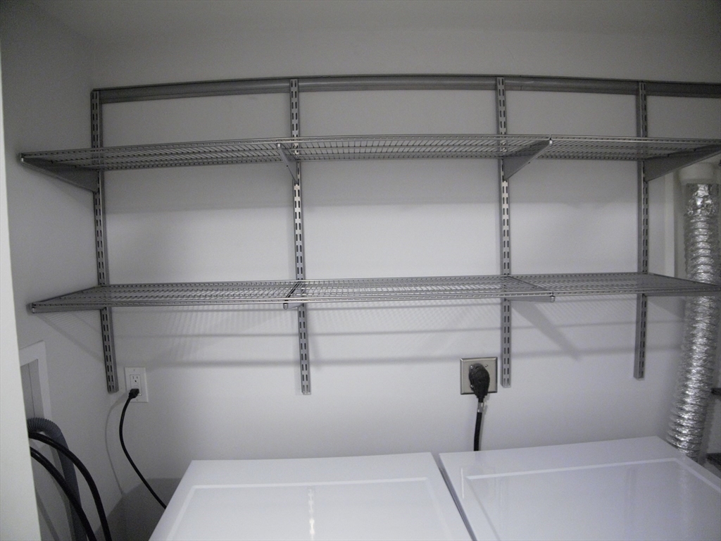 157 Salisbury Rd, Chestnut Hill