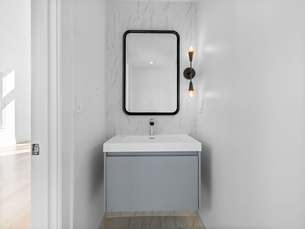 12 Deer St, Dorchester