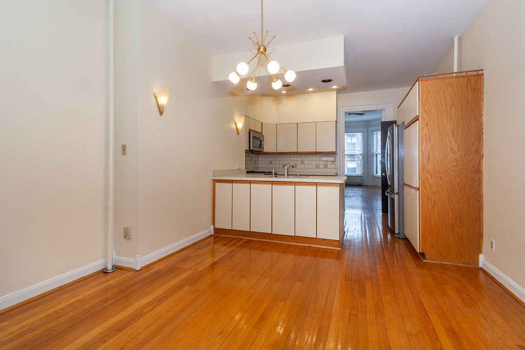 1 bed, 1.5 bath apartment for rent at 291 Commonwealth Ave Unit 1, Back Bay — photo 4 of 27