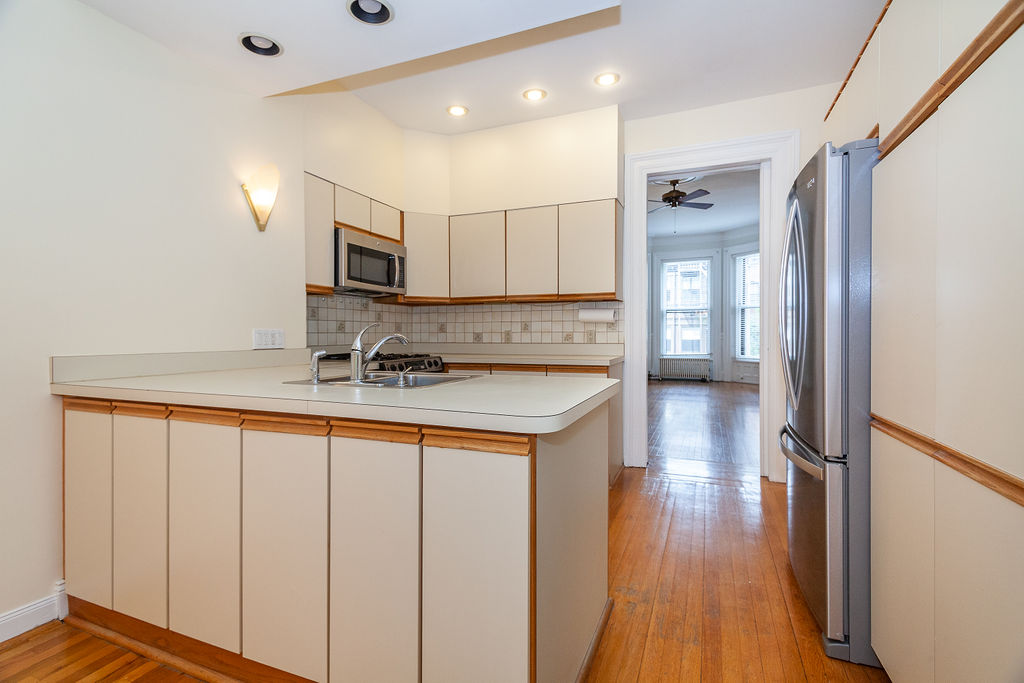 1 bed, 1.5 bath apartment for rent at 291 Commonwealth Ave Unit 1, Back Bay — photo 17 of 27