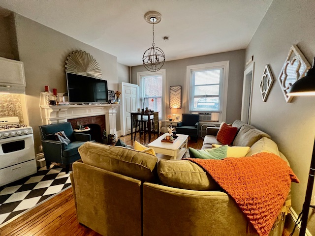 291 Commonwealth Ave, Back Bay