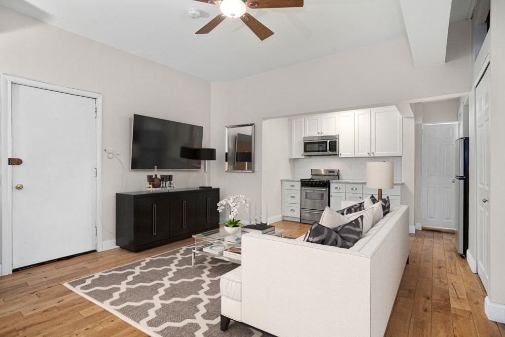 Studio bed, 1 bath apartment for rent at 291 Commonwealth Ave Unit 9, Back Bay — photo 1 of 11