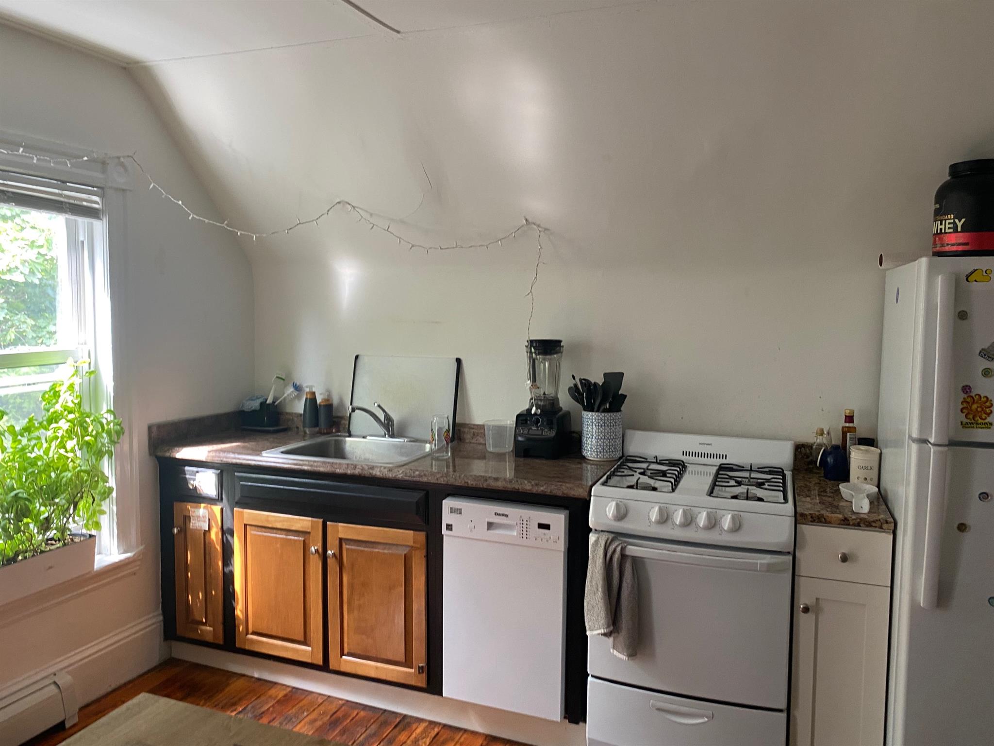 2 bed, 1 bath apartment for rent at 92 Morrison Ave Unit 3, Davis Square — photo 1 of 8