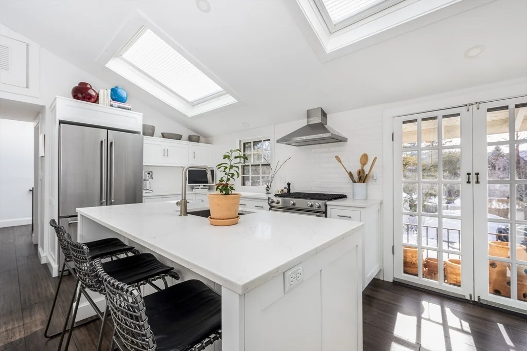 5 Stacey Ct, Marblehead