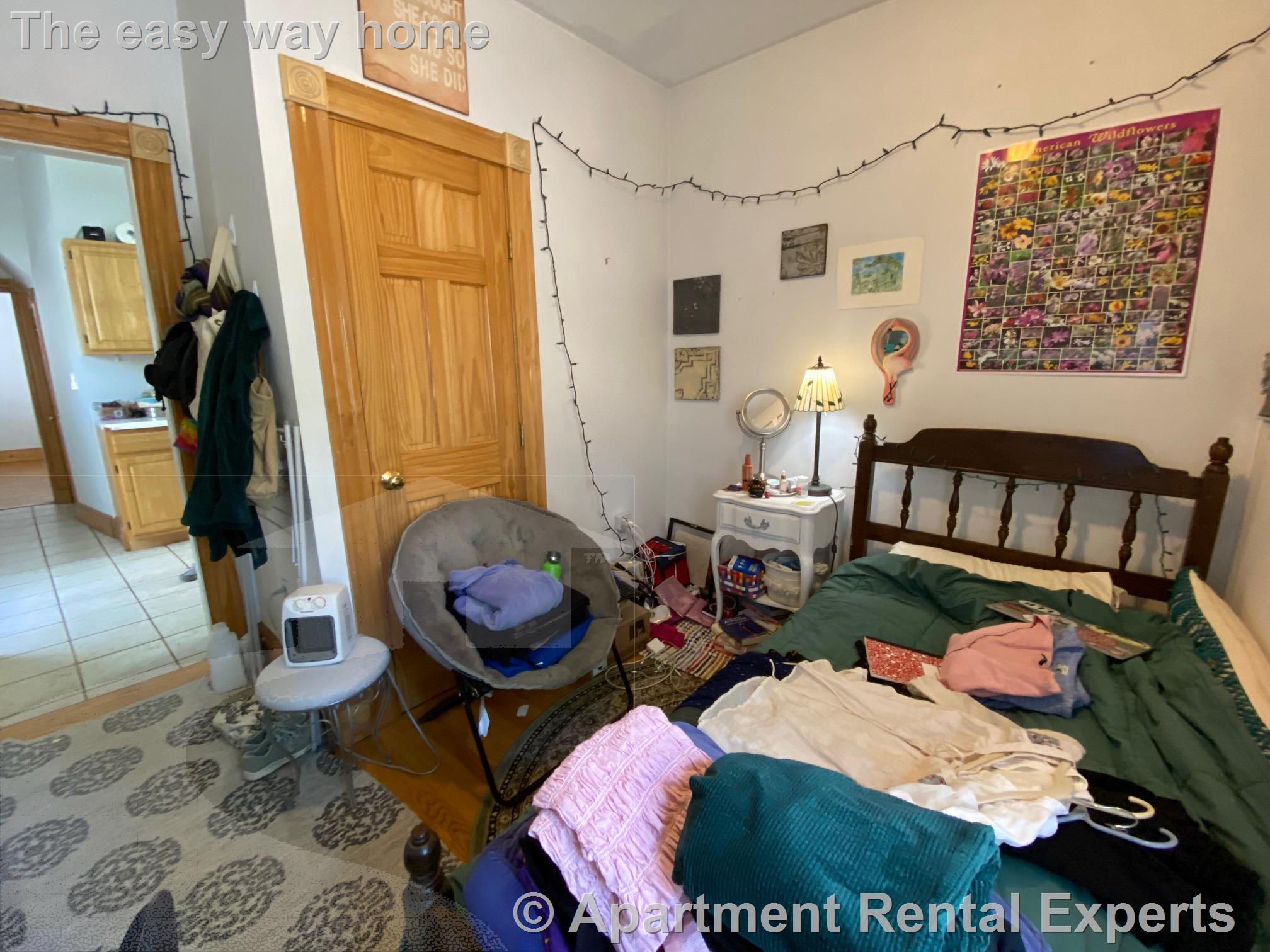 11 Cameron Ave, Davis Square