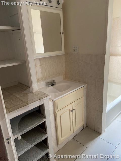 1 bed, 1 bath apartment for rent at 52 Mount Vernon St Unit 2F, Winter Hill — photo 7 of 15