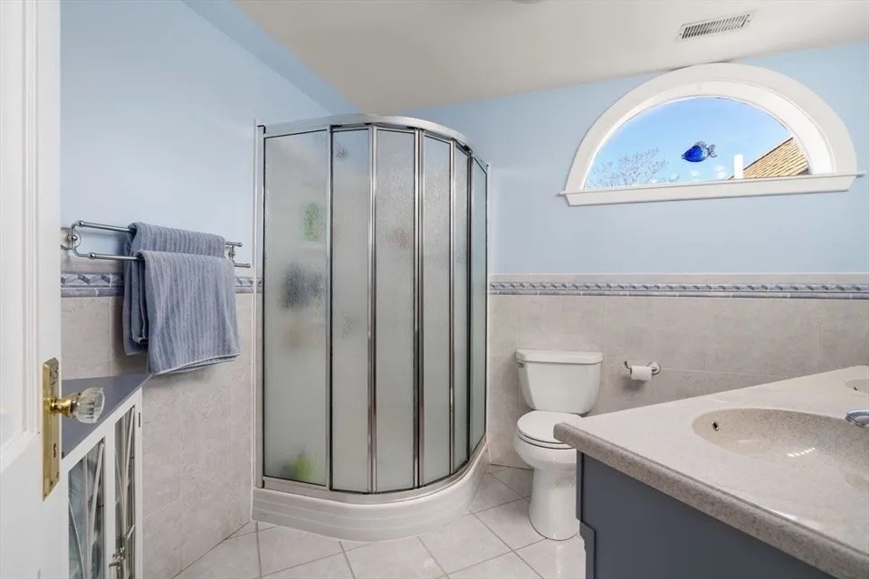 106 Grovers Ave, Winthrop